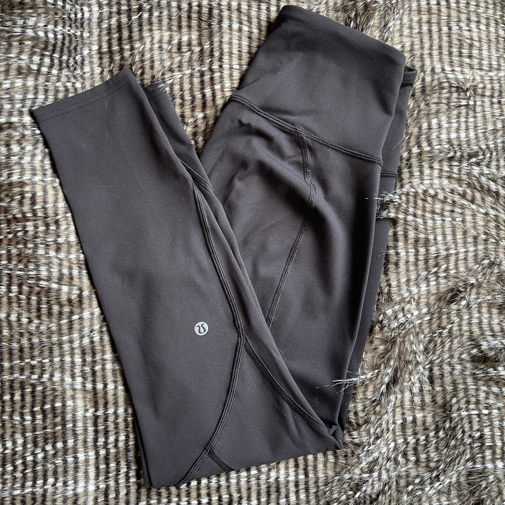 Lululemon black leggings 💫 Size 6- 25 length